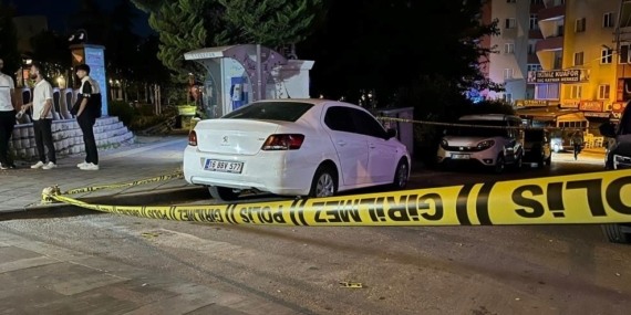 Bursa’da park halindeki araç kurşunlandı