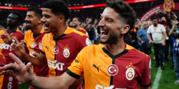 Galatasaray’a veda eden Dries Mertens kararını resmen açıkladı: Yeni takımı beklenirken sürpriz