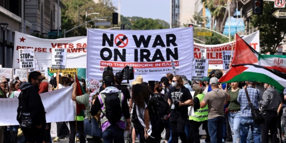 New York’ta İran’a saldırı protesto edildi