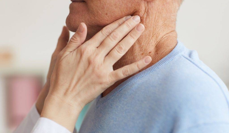 Gırtlak Kanseri Neden Olur?