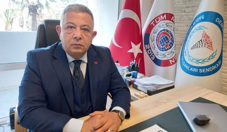 Hangi sendika memura bavul dağıttı?