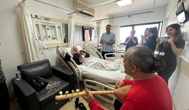 Hastalara Türkülü Moral: Palyatif Serviste Duygulandıran Etkinlik